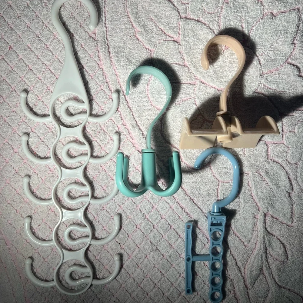 Lot Of 4 Space Saving Hangers Closet Organiser